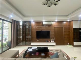 Bán nhà mặt phố đội cấn  56m2  5 tầng mới xây có thang máy vị trí đắc địa kinh doanh sầm uất