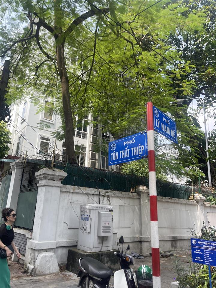 59 tỷ mặt phố lý nam đế 133m2, 3 tầng, nhà cực chill, khách sạn cao cấp xung quanh, ôtô đỗ ngày đêm
