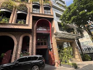 44 tỷmặt phố, mặt hồ ba mẫu, 77m2, 6 tầng,thang máy, mt4.5m, lô góc,ô tô dừng đỗ, kinh doanh đỉnh