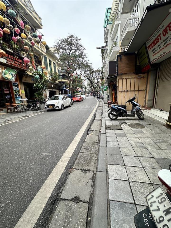 37 tỷ  mặt phố cổ mã mây 40m2 5 tầng, vỉa hè, kinh doanh sầm uất, tầm tiền nhiều người muốn sở hữu