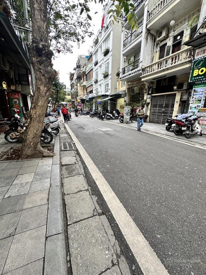 37 tỷ  mặt phố cổ mã mây 40m2 5 tầng, vỉa hè, kinh doanh sầm uất, tầm tiền nhiều người muốn sở hữu