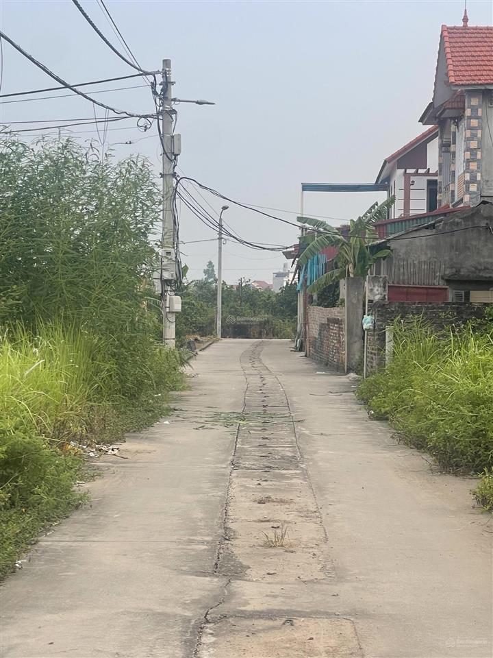Cc cần bán lô đất 43m2 full thổ cư vị trí đẹp ô tô vào tận đất mt 5 m= hậu duy nhất 1lô khổ đất đẹp