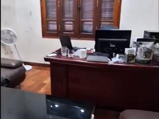 Bán nhà 3 tầng view công viên sân chơi giá 7 tỷ 6 dt 60m2 mt 5,40m = hậu