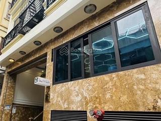 Toà ccmn siêu dòng tiền 1,8 tỷ/năm  cầu giấy  8 tầng thang máy, 24 phòng kk, 115m2 giá 26,3 tỷ.