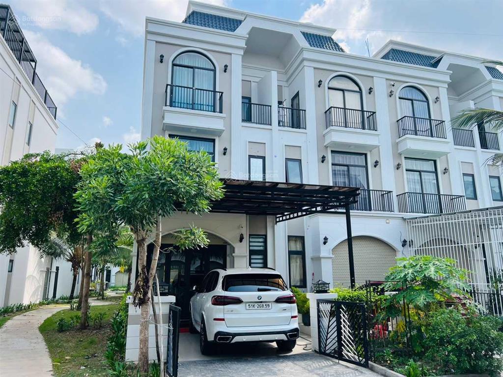 Sổ hồng riêng  công chứng liền tay. nhà phố ven sông ngay tthc cách aeon 100m