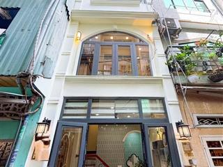 Nhà đẹp full nội thất, nguyễn thị minh khai, quận 3, 3x5m, công nhận đủ 4 lầu, 2pn, nhỉnh 3t