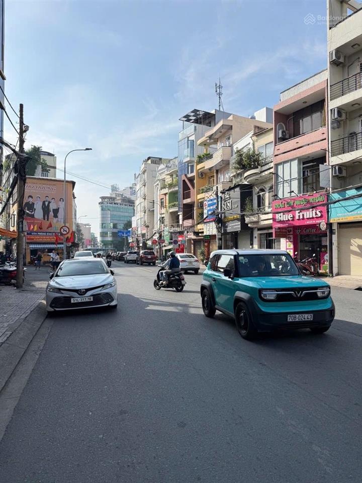 Hẻm xe hơi 8m nhựa út tịch, p4, tb, 3.5x13m, 3pn, cách mặt phố chỉ 45 căn, hẻm sang trọng đẳng cấp