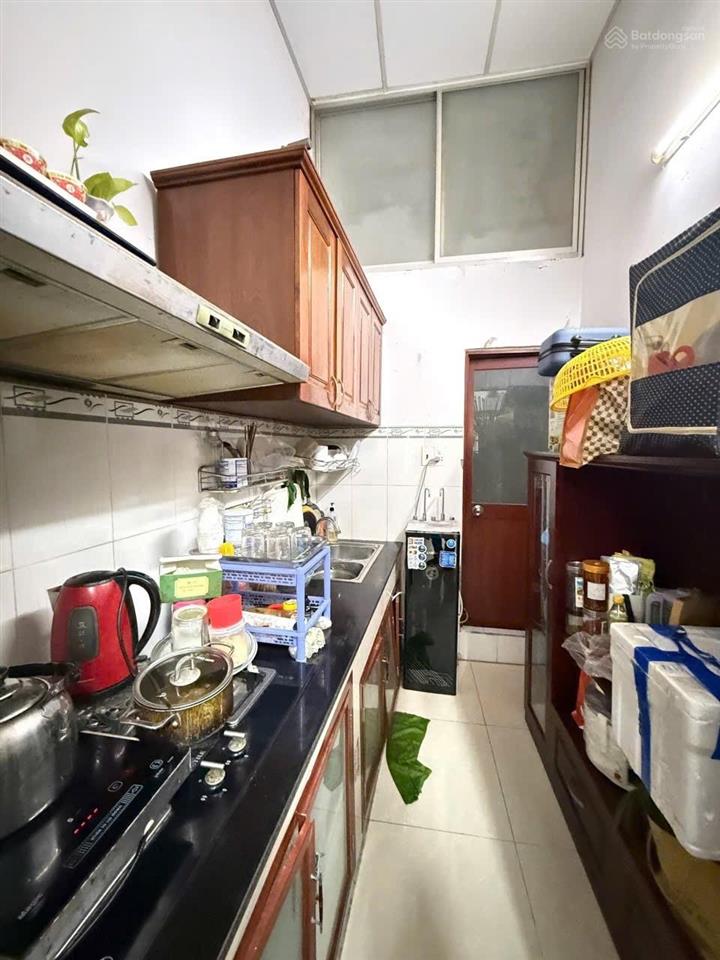 Hẻm xe hơi 8m nhựa út tịch, p4, tb, 3.5x13m, 3pn, cách mặt phố chỉ 45 căn, hẻm sang trọng đẳng cấp