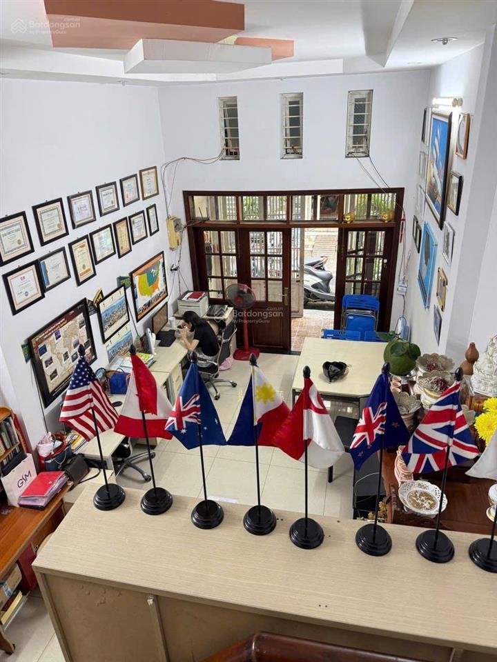 Hẻm xe hơi 8m nhựa út tịch, p4, tb, 3.5x13m, 3pn, cách mặt phố chỉ 45 căn, hẻm sang trọng đẳng cấp