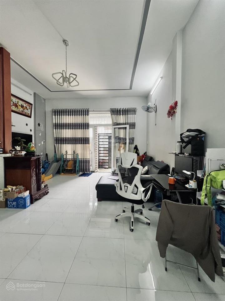 Hiếm, nhà mới lê văn việt, ngay vincom plaza, 115m2, ngang 5m, xe hơi vào nhà, nhỉnh 5 tỷ