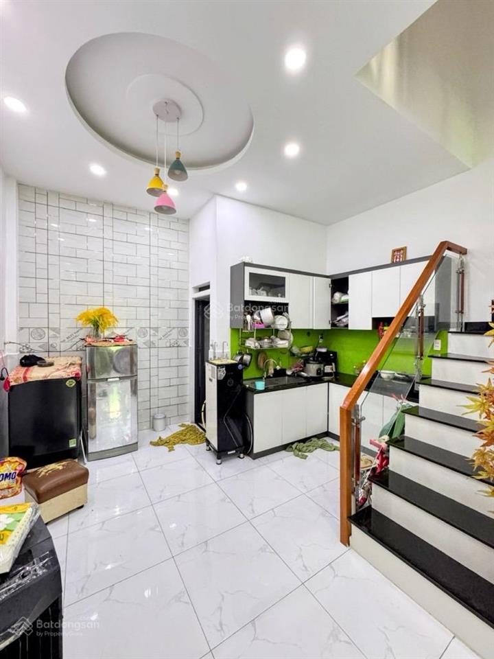 Nhà 2 tầng, 77m2, ngang 4.5m, hẻm xe hơi, ngay chợ lê văn việt, nhỉnh 6 tỷ