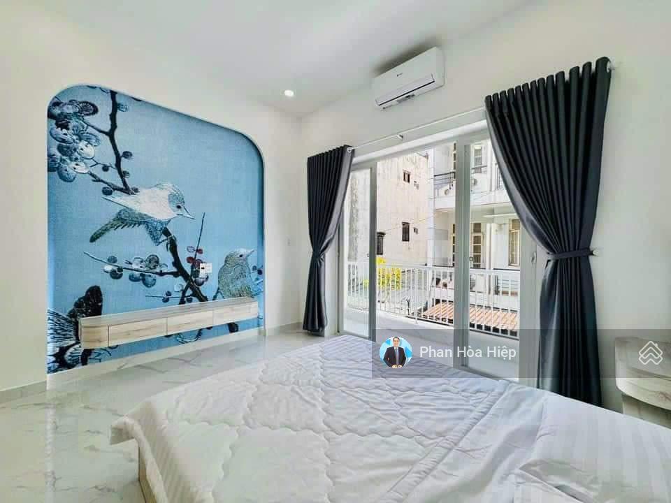 Bán gấp hxh thông bà hom 56m2, 3 tầng btct 4 pn 3 wc có sân thượng thoáng ngay chợ phú lâm