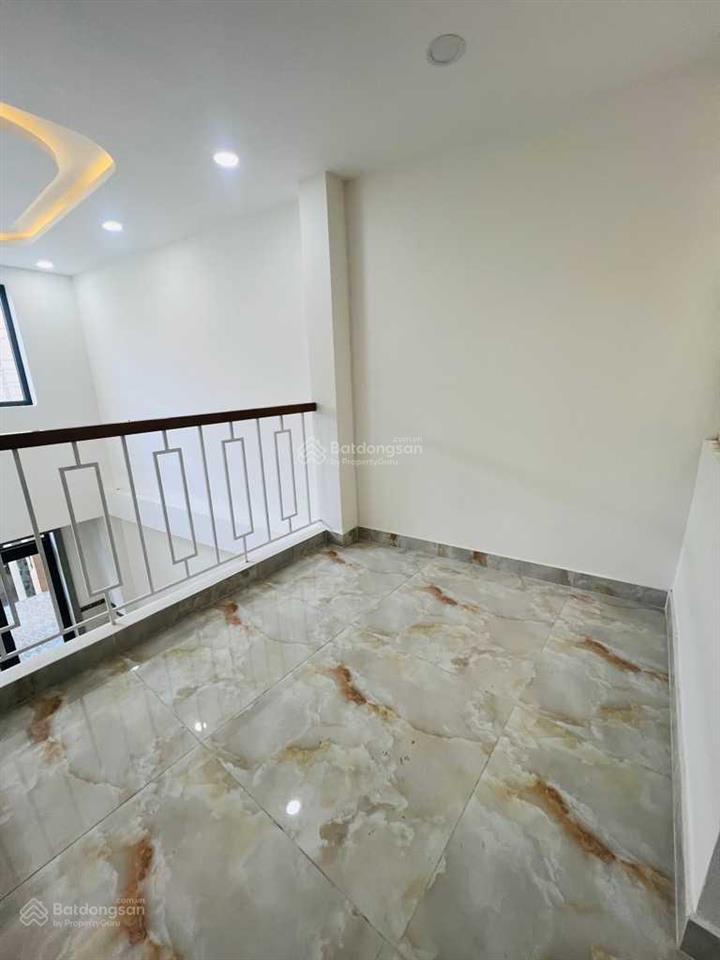 Nhà đẹp ở ngay nở hậu bến phú lâm 40m2, 3 tầng btct 4pn cách mt chỉ 50m, đang cho thuê 10 tr