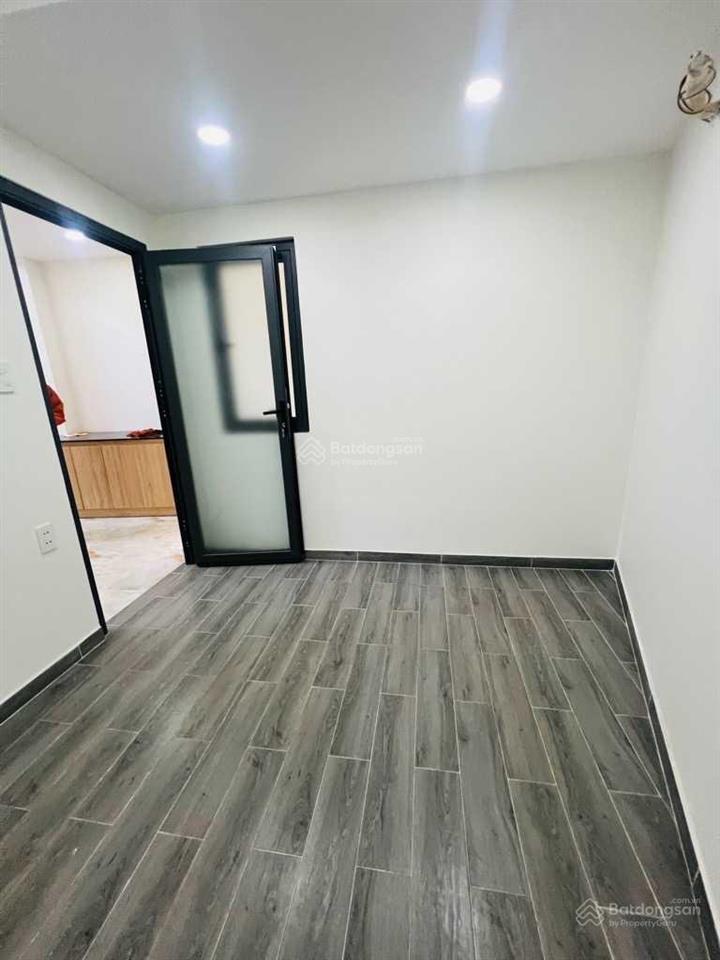 Nhà đẹp ở ngay nở hậu bến phú lâm 40m2, 3 tầng btct 4pn cách mt chỉ 50m, đang cho thuê 10 tr