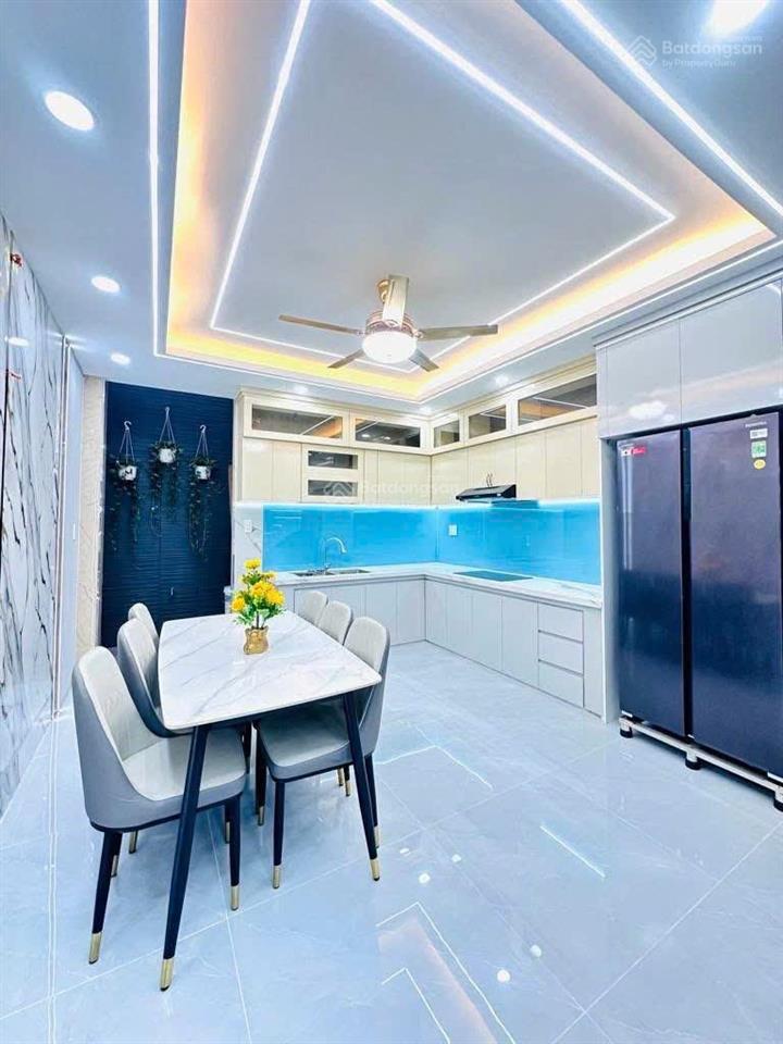 Xuất cảnh bán gấp nhà bình phú, 4 x 20, 4 tầng btct 4pn 4wc, có sân thượng, gần ngay mega market