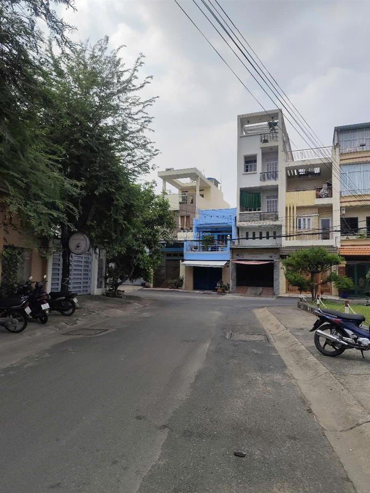 Xuất cảnh bán gấp nhà bình phú, 4 x 20, 4 tầng btct 4pn 4wc, có sân thượng, gần ngay mega market