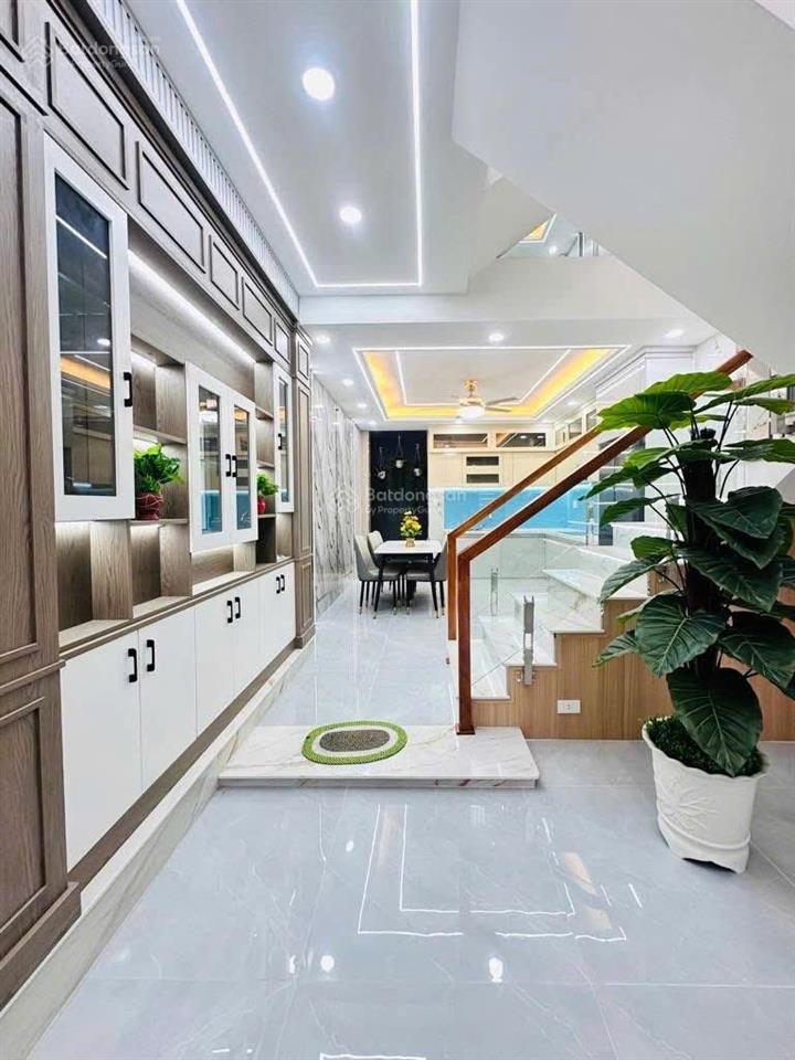 Xuất cảnh bán gấp nhà bình phú, 4 x 20, 4 tầng btct 4pn 4wc, có sân thượng, gần ngay mega market