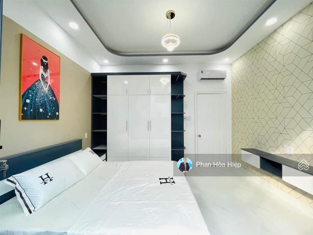 Bán gấp hxh phạm phú thứ, 4 tầng btct, 65m2 ngang hiếm 5m, có sân thượng 4pn, 5wc, nội thất châu âu