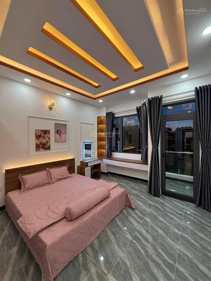 Bán gấp nhà mt hoàng lê kha, quận 6, 100m2, 4 tầng btct, sân thượng, 4 pn, 5 wc, tiện mở vp cty