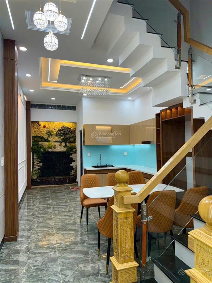 Bán gấp nhà mt hoàng lê kha, quận 6, 100m2, 4 tầng btct, sân thượng, 4 pn, 5 wc, tiện mở vp cty