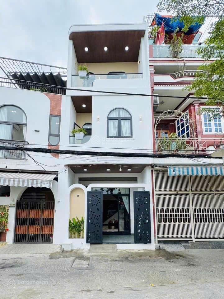 Bán gấp nhà bùi tư toàn, 4x15, 4 tầng btct, 4 pn 3wc, có sân thượng, xe hơi tới cửa, sổ hồng riêng