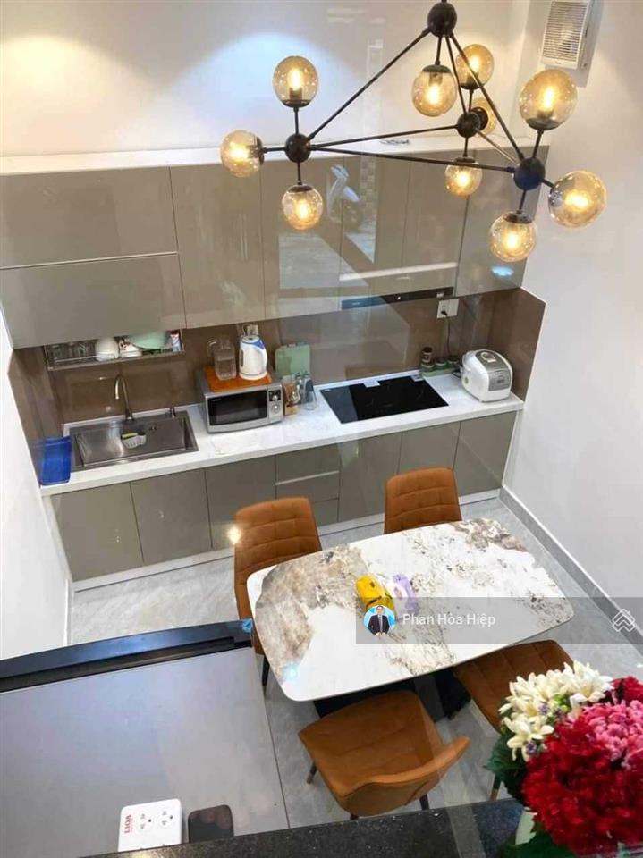 Chuyển nhà cần bán phạm văn chí, 58m2, 4 tầng btct, 4 pn 5wc, hẻm rộng 6m, kế bên chợ bình tiên