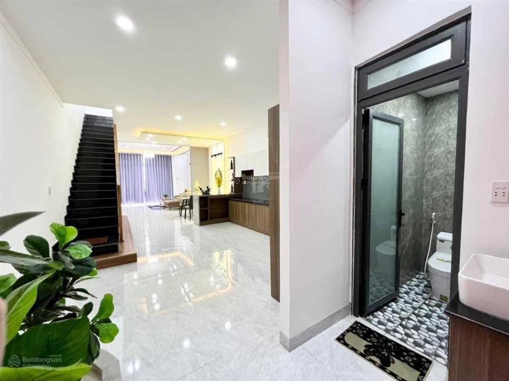 Nhà hxh đặng nguyên cẩn, 64m2, 4 tầng btct 4pn 4 wc, kế bên chợ phú lâm, vài căn ra mặt tiền