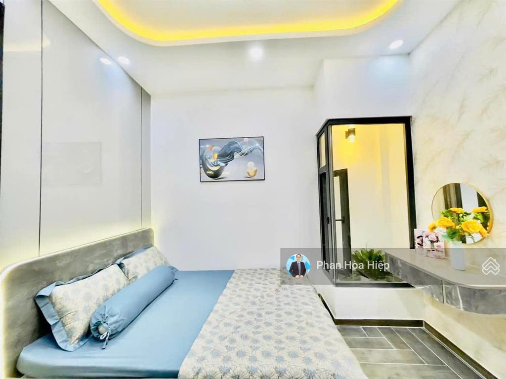 Xuất cảnh bán gấp nhà hẻm 8m hậu giang, 68m2, 4 tầng btct, 4 pn 4wc, gần chợ bình tây