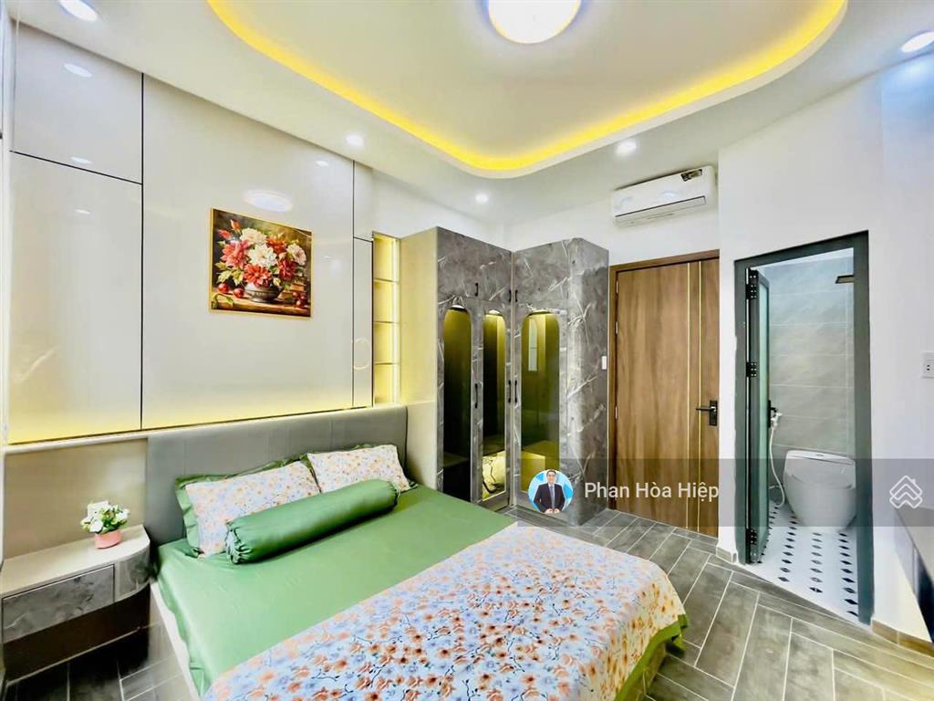 Xuất cảnh bán gấp nhà hẻm 8m hậu giang, 68m2, 4 tầng btct, 4 pn 4wc, gần chợ bình tây