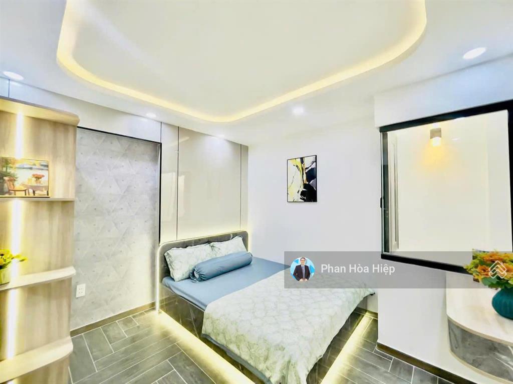 Xuất cảnh bán gấp nhà hẻm 8m hậu giang, 68m2, 4 tầng btct, 4 pn 4wc, gần chợ bình tây