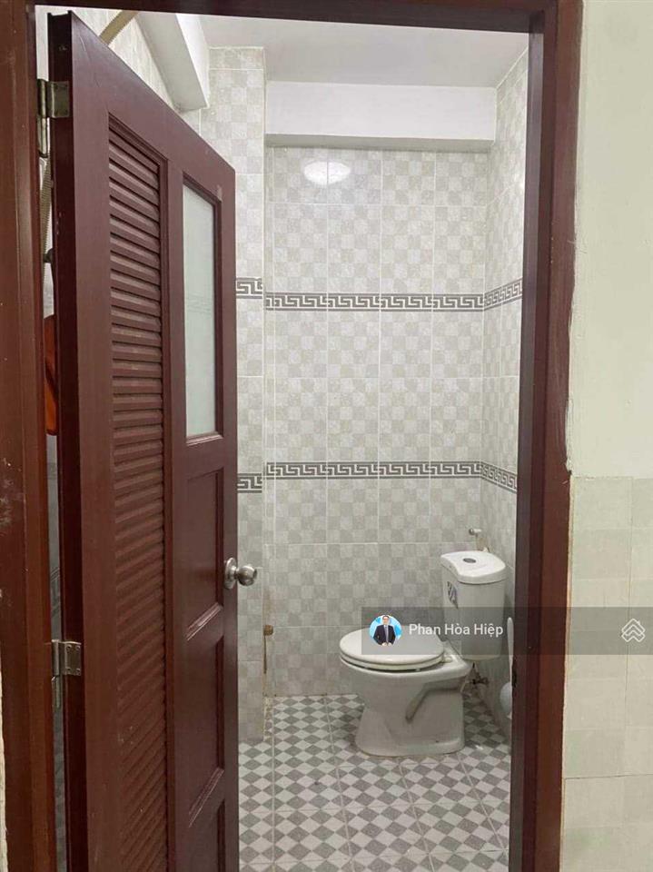 Kẹt tiền bán gấp hẻm 1/ phạm văn chí, 4 x 11, 4 tầng btct 3 pn, 3 wc, có sân thượng thoáng mát