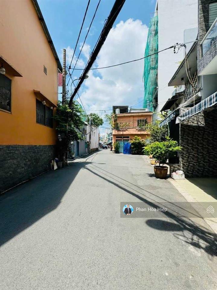 Nhà mới ở liền hậu giang 48m2 3 tầng btct 4pn hàng xóm thân thiện