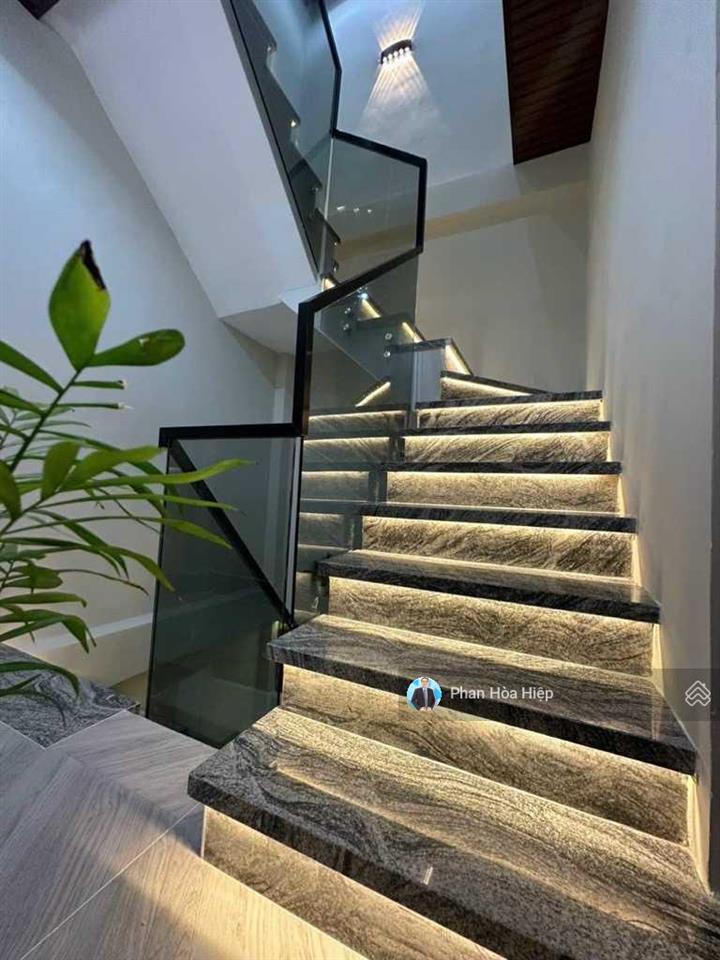 Nhà mới ở liền hậu giang 48m2 3 tầng btct 4pn hàng xóm thân thiện