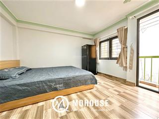 Cho thuê chdv 2pn máy giặt riêng  thang máy 50m2. full cửa sổ trời thoáng. vòng xoay lý thái tổ