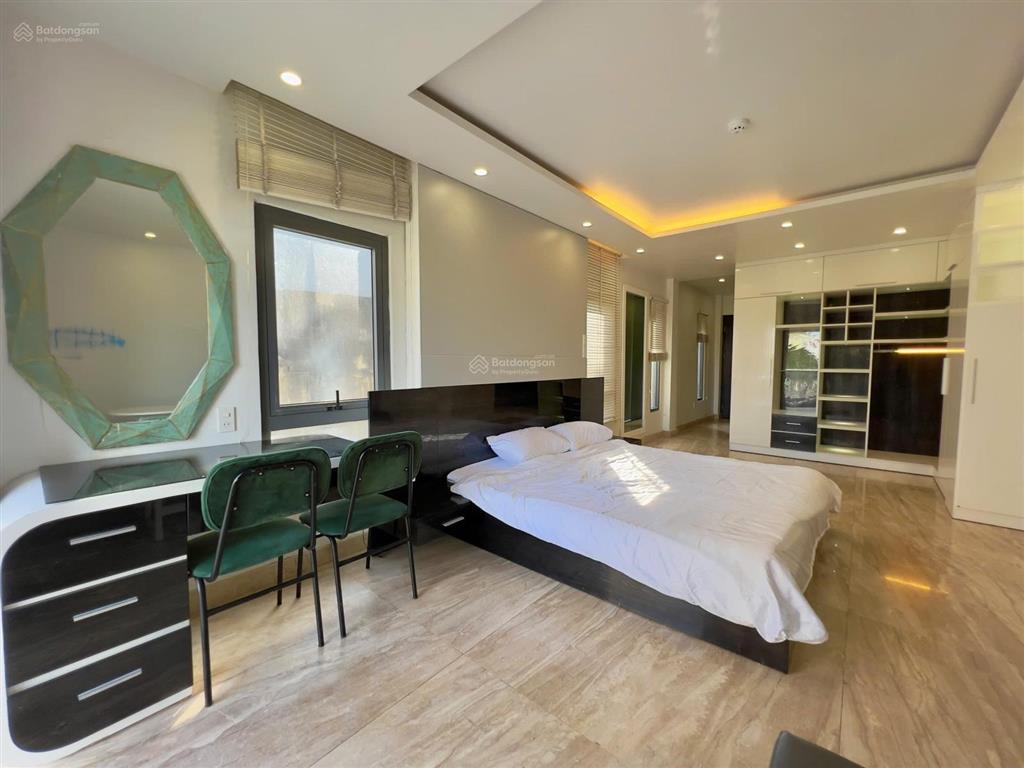 Cho thuê studio ban công tách bếp siêu rộng 4050m2 view sông mặt tiền võ văn kiệt q1. nuôi pet ok