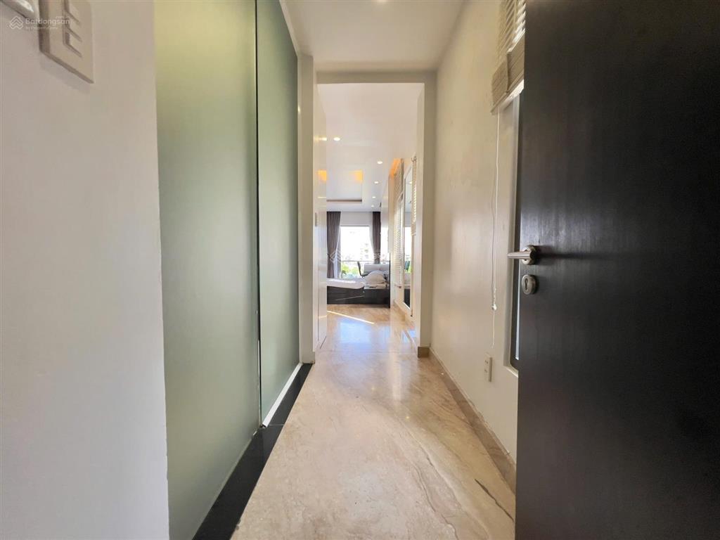 Cho thuê studio ban công tách bếp siêu rộng 4050m2 view sông mặt tiền võ văn kiệt q1. nuôi pet ok