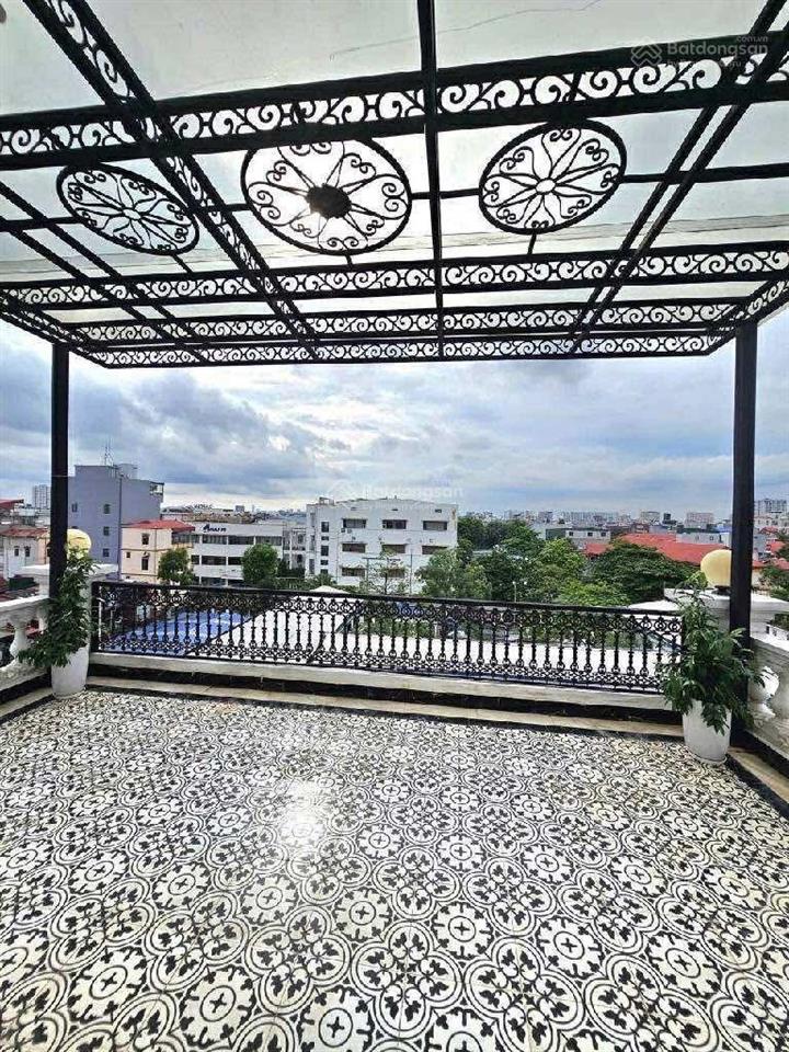 Bán nhà lô góc, mặt tiền rộng, view thoáng vĩnh viễn ở hoàng đạo thúy, ở ngay, 42m2, nhỉnh 14 tỷ