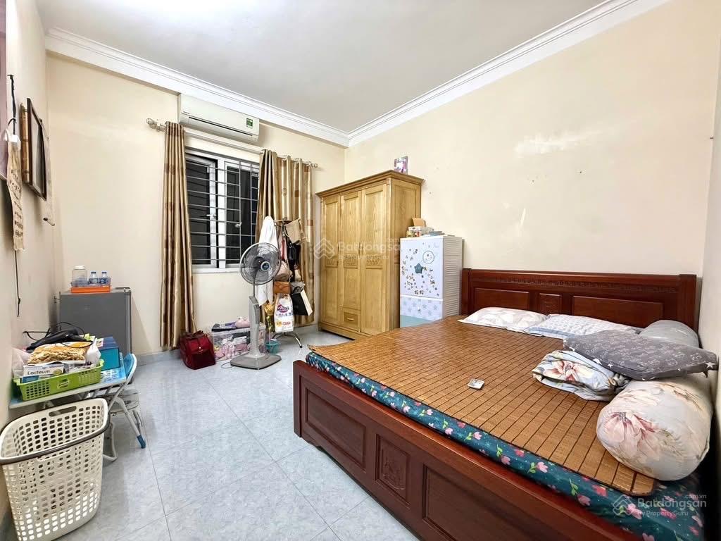 Bán nhà trung kính lớn, gần mặt phố, ô tô đỗ cổng, ngõ ô tô tránh, nhà đẹp ở ngay, 60m2, hơn 15 tỷ