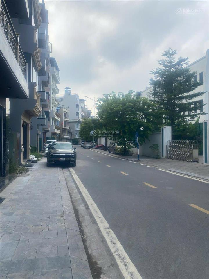 Chính chủ cần bán gấp nhà 39m2, 4 tầng đẹp đường khuất duy tiến, ô tô đỗ cửa, 6,8 tỷ