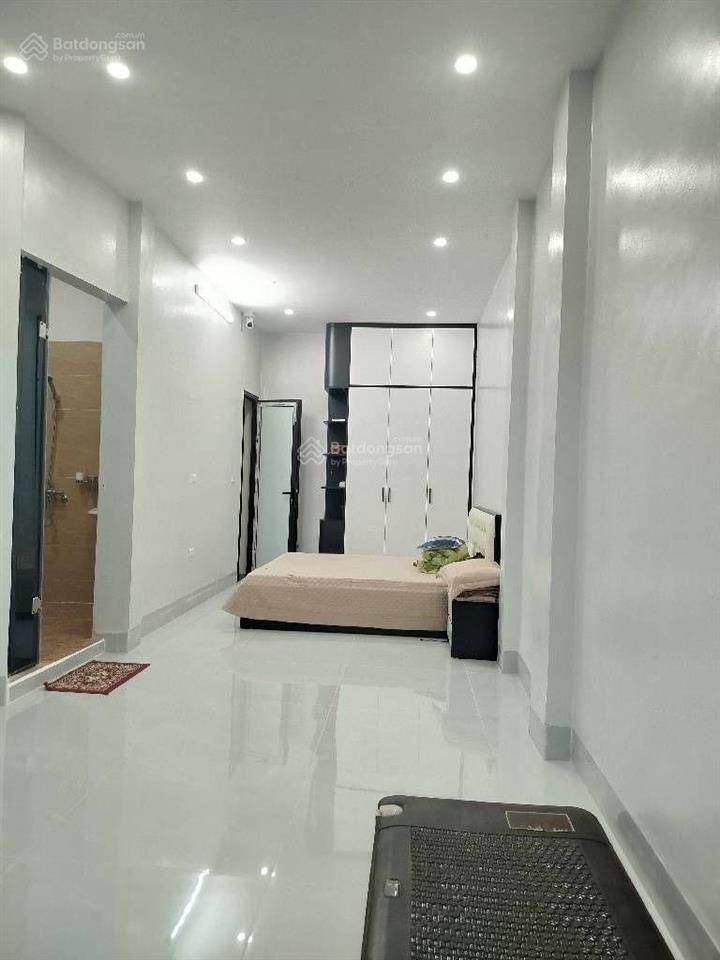 Nhà gần trường lý thái tổ, thoáng sáng, mặt tiền rộng khu hoàng ngân khoảng 13,5 tỷ
