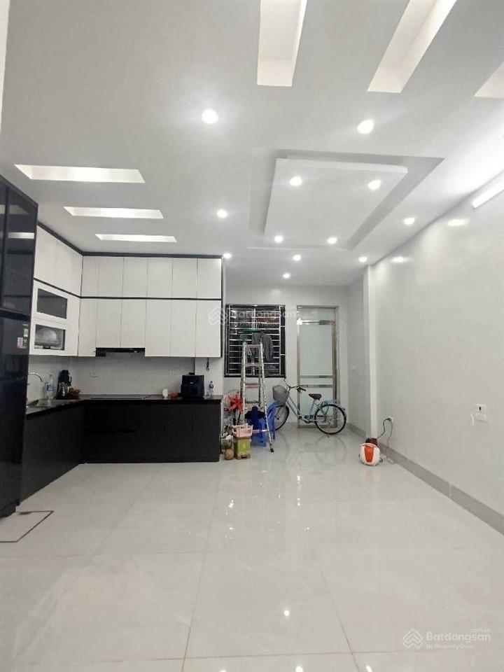 Nhà gần trường lý thái tổ, thoáng sáng, mặt tiền rộng khu hoàng ngân khoảng 13,5 tỷ