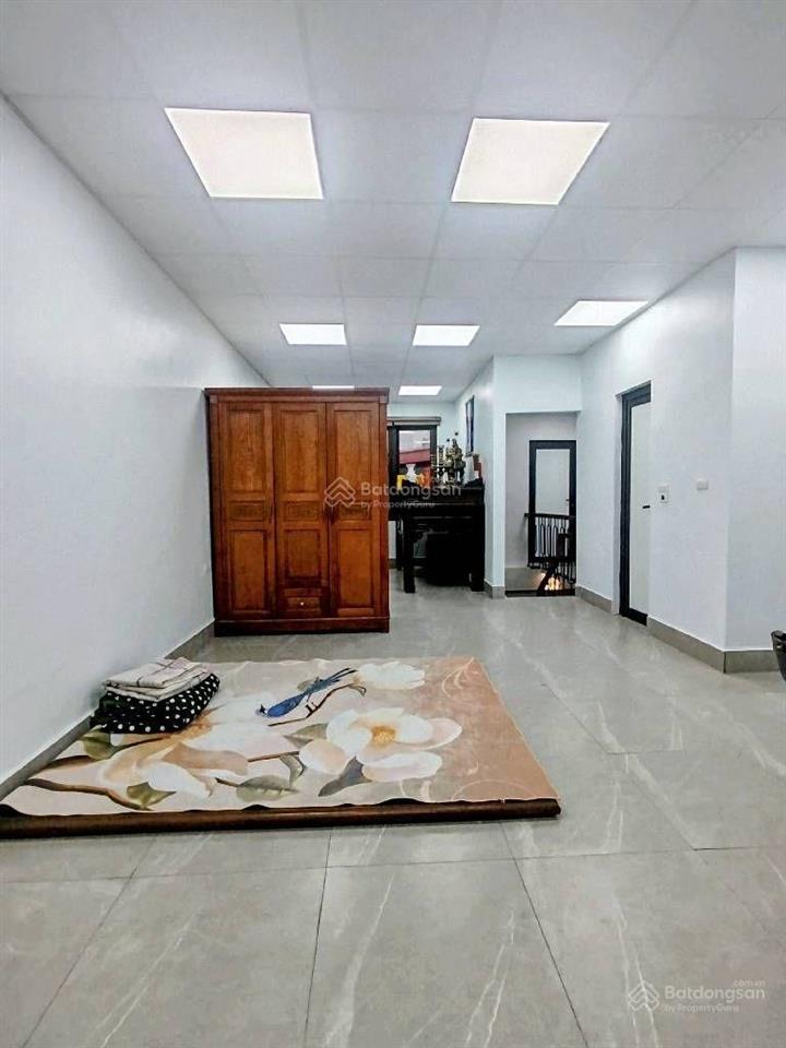 Nhà gần trường lý thái tổ, thoáng sáng, mặt tiền rộng khu hoàng ngân khoảng 13,5 tỷ