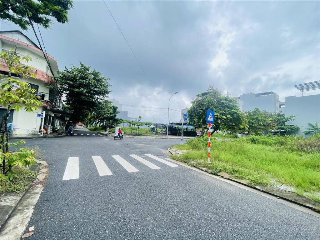 Bán cặp góc ngã tư 234m ngang 12m trục thông biển gần biển chỉ 50m hoà minh 30 & phan thị nể