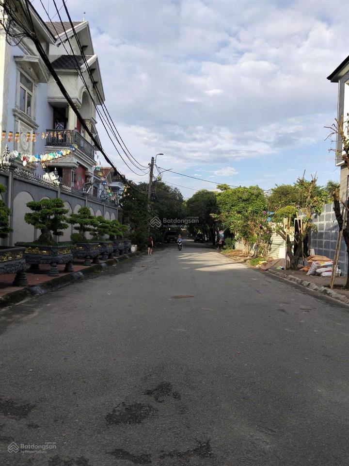 Bán lô đất đẹp trong khu phân lô xây biệt thự ,ngay trung tâm thành phố thủ đức.172m2  8 x22