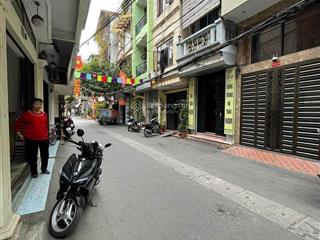 Bán gấp nhà phân lô  trần quốc hoàn, cầu giấy, 40m2, 5 tầng, ô tô, giá 13 tỷ