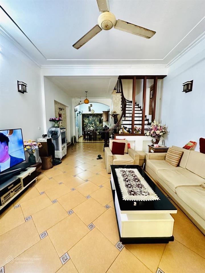 Bán nhà kim mã ba đình ô tô đỗ cửa dt 48m2 5 tầng 5 ngủ nhà dân xây kiên cố