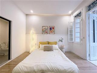 Hàng hiếm ccmn cầu giấy  cách ô tô 30m  luôn kín phòng, 9pkk full đồ, dt 500tr/năm, 50m2 * 5 tầng