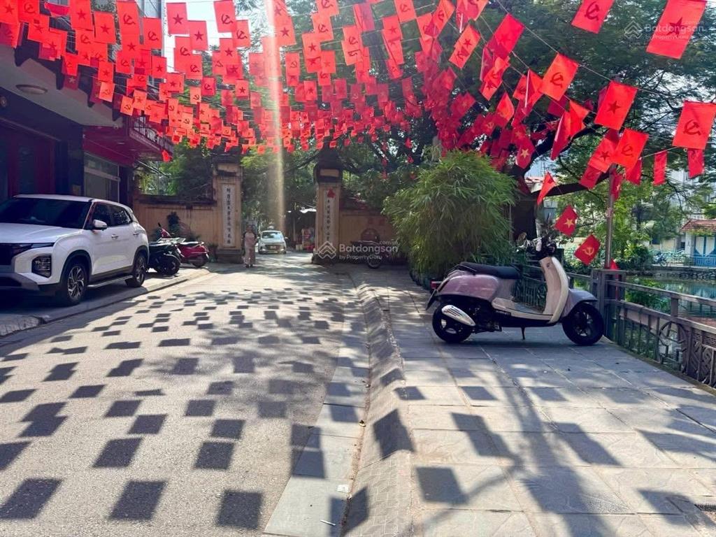 Nhà đẹp đón tết  quan nhân  3 bước chân ra hồ  20m ra mặt phố  2 thoáng  38m2 * 5 tầng  8 tỷ