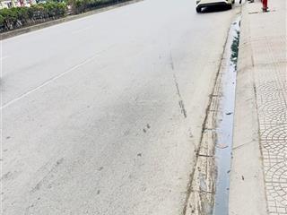 Nhà đẹp,vị trí đẹp,oto kinh doanh,gần bệnh viện,trường chợ,giá mềm