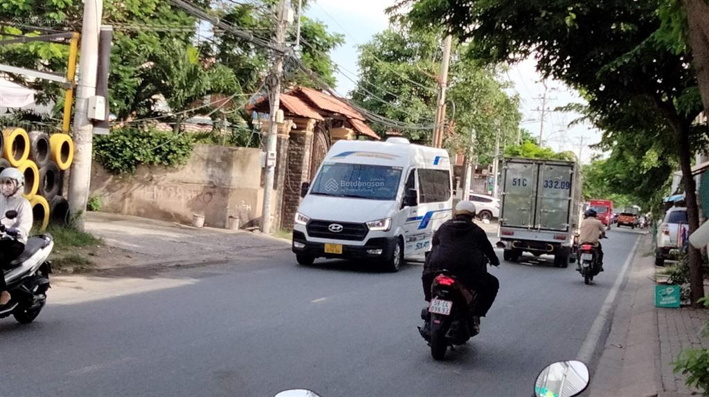 Mặt tiền phạm hữu lầu, 157m2, ngang 6m, cấp 4 tiện xây mới, dòng tiền 15 triệu/tháng. chỉ 17,5 tỷ